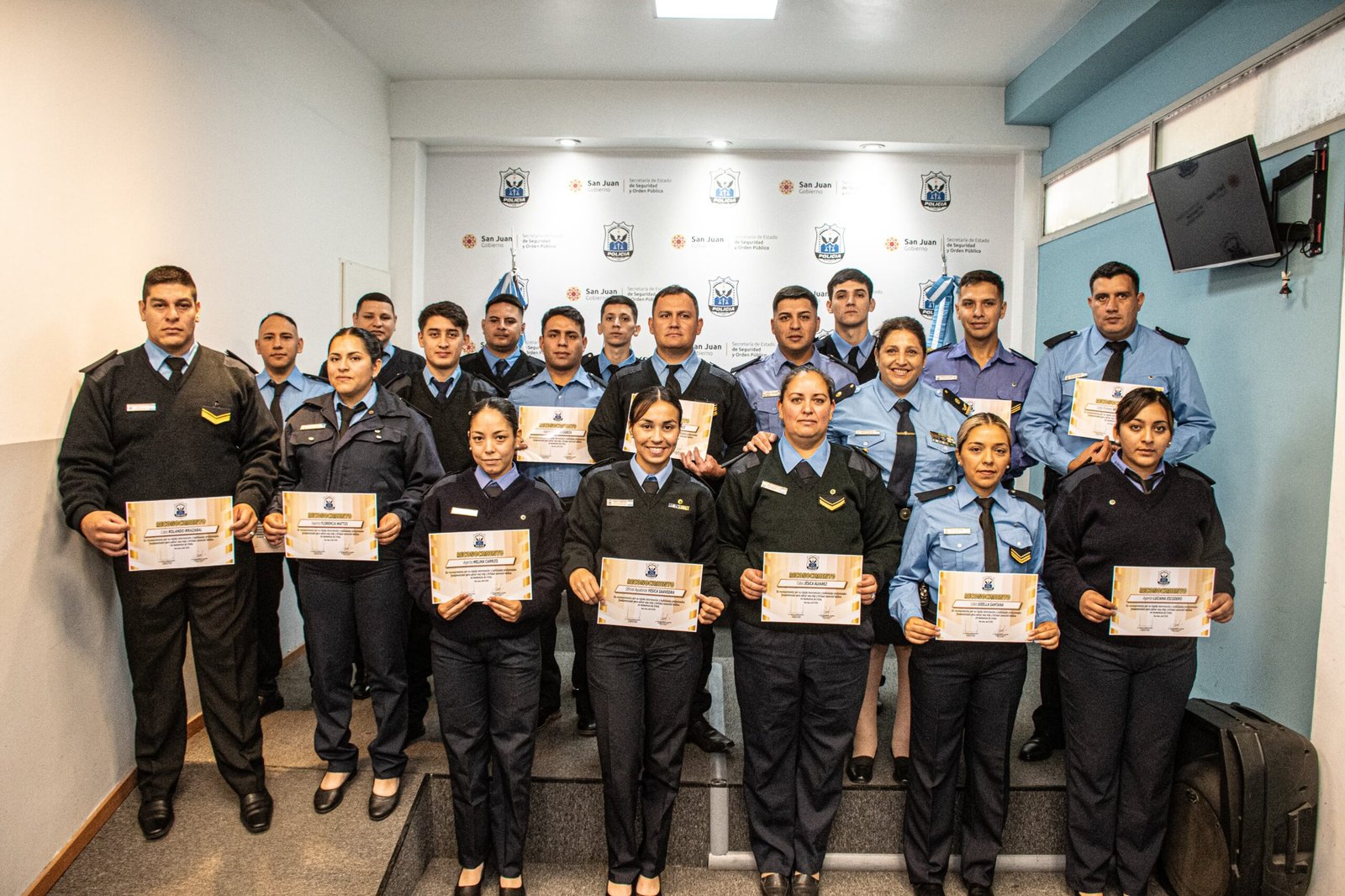 Reconocieron a 20 policías por salvar vidas en hechos destacados de marzo y abril